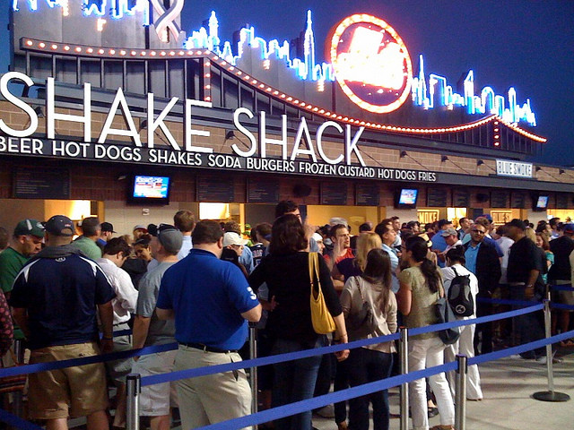 美國“舒食快餐”Shake Shack是如何抓住中產(chǎn)市場的？|餐飲界