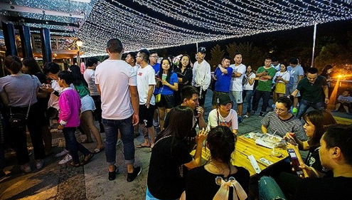 夜宵越火 城市越活？中國夜宵經(jīng)濟(jì)大比拼