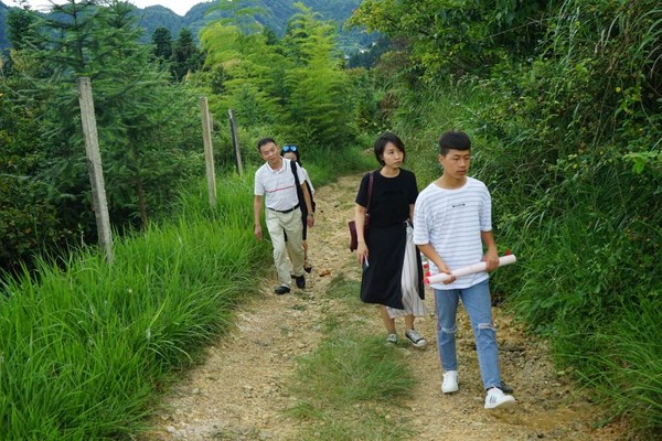 29年教學(xué)，9年公益，他以身作則，改變了無數(shù)山區(qū)孩子的人生